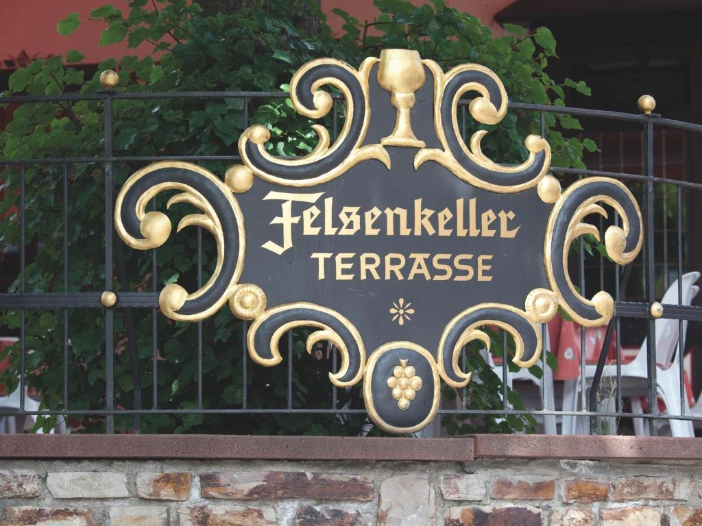 Hotel Felsenkeller Рюдесгайм-ам-Райн Екстер'єр фото